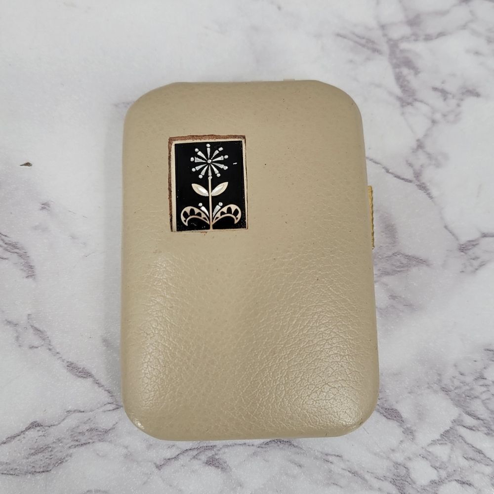 Buxton Key Tainer Holder Riviera Cowhide Leather Taupe Mirror Flower Vintage